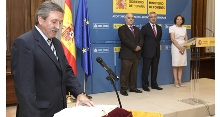 Francisco Espinosa Francisco Espinosa toma posesión como director general de Transporte Terrestre