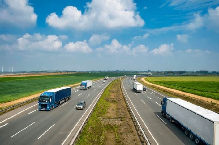 Transportes informa de la inminencia de las ayudas de 20 céntimos de euro/litro al transporte