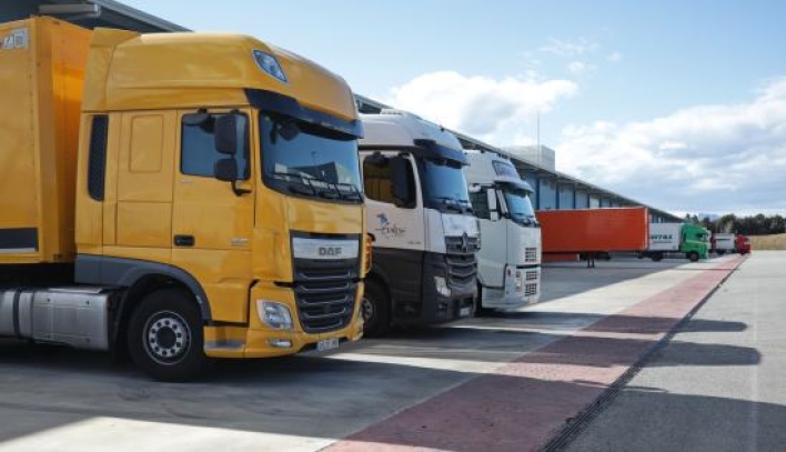 Transcalit y sindicatos acuerdan el nuevo convenio colectivo del transporte y logística de Barcelona