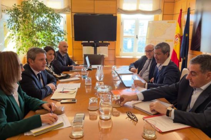 Transportes abre una mesa de diálogo con el sector para impulsar nuevas medidas de apoyo