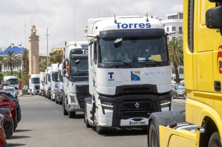 Valencia saca a la calle 350 camiones por San Cristóbal