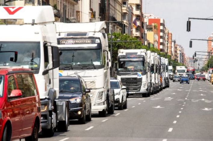 FVET denuncia el colapso total de la circunvalación de Valencia en verano