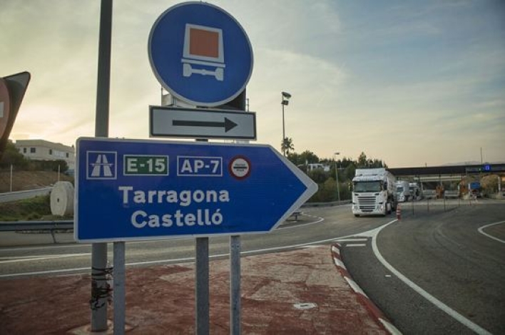 Transcalit y sindicatos firman el convenio colectivo del transporte de mercancías por carretera de Barcelona