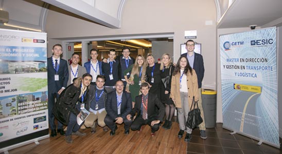 Alumnos del grado de transporte y logistica Alumnos del grado de transporte y logistica