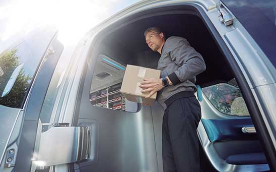 repartidor de paquetería repartidor de paquetería