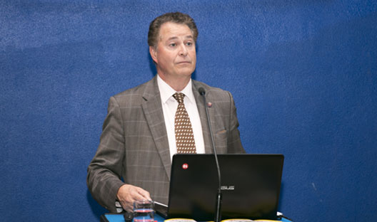 FÉLIX BARAGAÑO Presidente de la Cámara de Comercio de Gijón FÉLIX BARAGAÑO Presidente de la Cámara de Comercio de Gijón