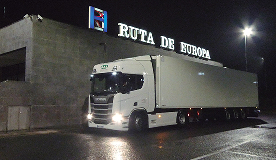 Camión Transportes Uriarte durante coronavirus Camión Transportes Uriarte durante coronavirus