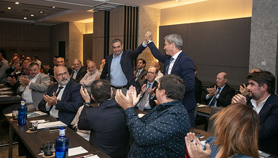 Javier Arnedo, presidente de CETM La Rioja, y Óscar Baños, su homólogo de la Asociación Empresarial Palentina de Transportes (AEMPATRA) Javier Arnedo, presidente de CETM La Rioja, y Óscar Baños, su homólogo de la Asociación Empresarial Palentina de Transportes (AEMPATRA)