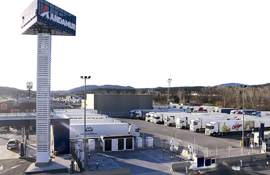 Dossier áreas de estacionamiento seguro y protegido Área de estacionamiento para camiones de Andamur en La Jonquera