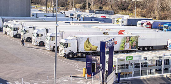 Dossier áreas de estacionamiento seguro y protegido Faltan plazas de aparcamiento para camiones en España