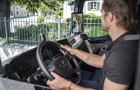 MAn Truck & Bus Pantalla que sustituye a los espejos retrovisores