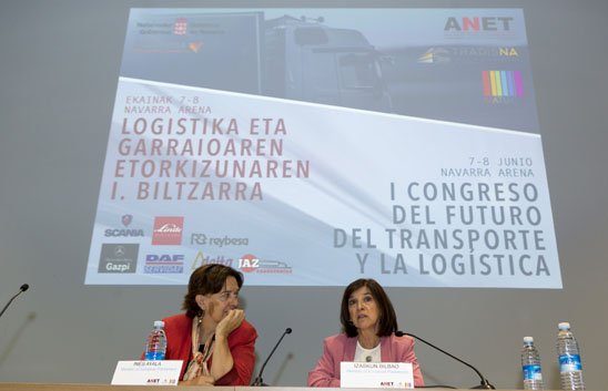 Cogreso del futuro del transporte y la logística Ines Ayala e Izaskun Bilbao durante su intervención
