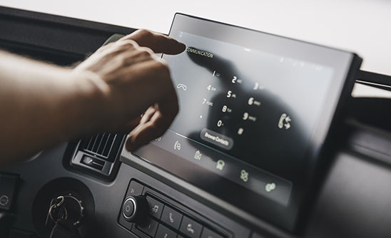 Nueva gama camiones Volvo Trucks Pantalla táctil lateral