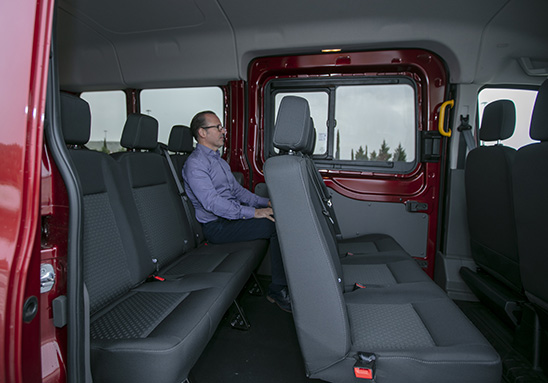 Dos filas de asientos muy amplias