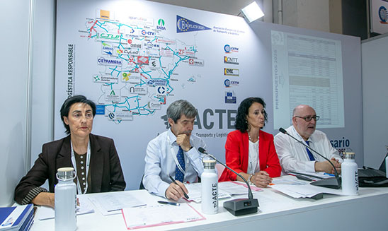 Mesa ACTE durante la asamblea general agacte1