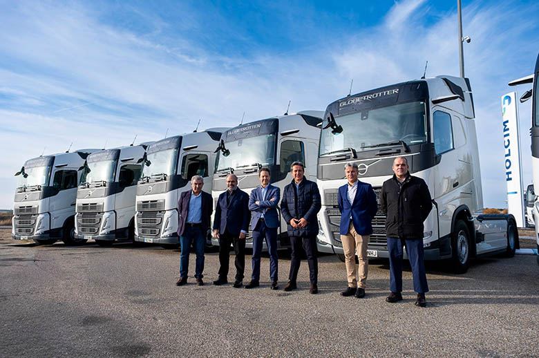 Volvo Trucks entrega 30 Volvo FH 500 I-Save a Holcim
