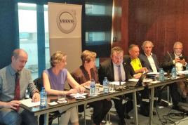 Mesa de ponentes en la asamblea de Astrae