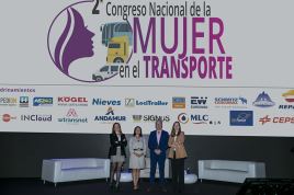 Mesa "Al frente del motor" del Congreso Nacional de la Mujer en el Transporte