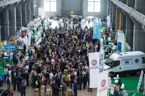 Imagen de la exposición de vehículos del congreso Gasnam de gas natural