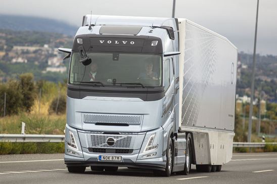 Transportes impulsa un Código de Buenas Prácticas para ordenar la contratación en el transporte por carretera