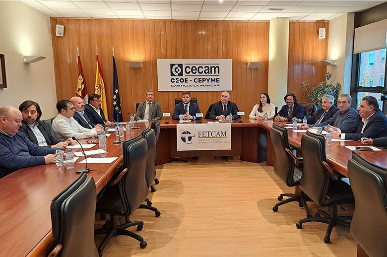 Javier Arnedo reafirma en FETCAM su compromiso con la defensa del transporte de mercancías por carretera