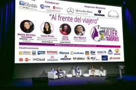 Mesa "al frente del viajero"