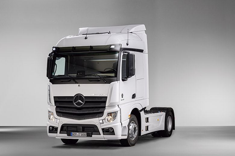 Nuevas Versiones Del Actros Y Arocs De Mercedes Transporte Profesional