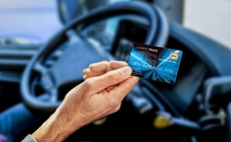 DKV Mobility lanza una tarjeta de recarga diseñada para camiones eléctricos