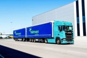 Palletways refuerza su operativa en Galicia con un duotrailer