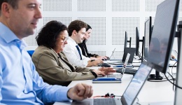 El Gobierno impulsa la factura electrónica en los pagos de empresas y profesionales