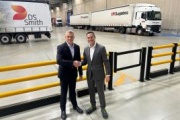 DS Smith incorpora a su flota un duotrailer operado por XPO Logistics