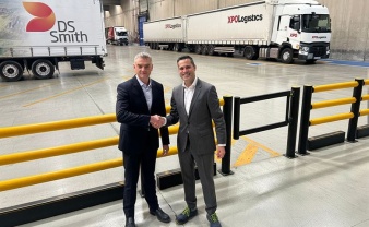 DS Smith incorpora a su flota un duotrailer operado por XPO Logistics