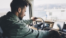 Madrid subvenciona el carné de conducir camiones y autobuses y el CAP